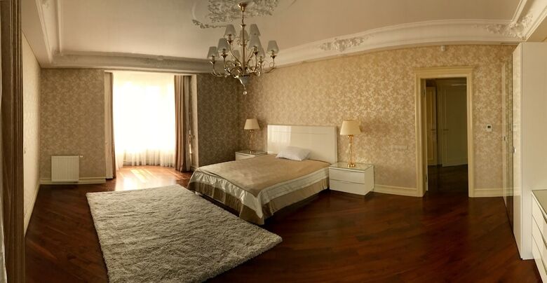 Luxury Condominium. Kiev Center.