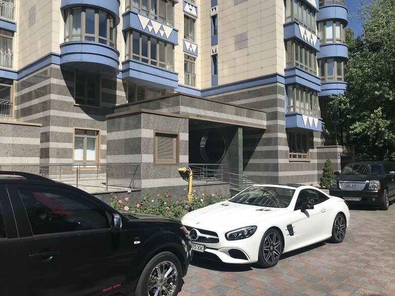 Luxury Condominium. Kiev Center.