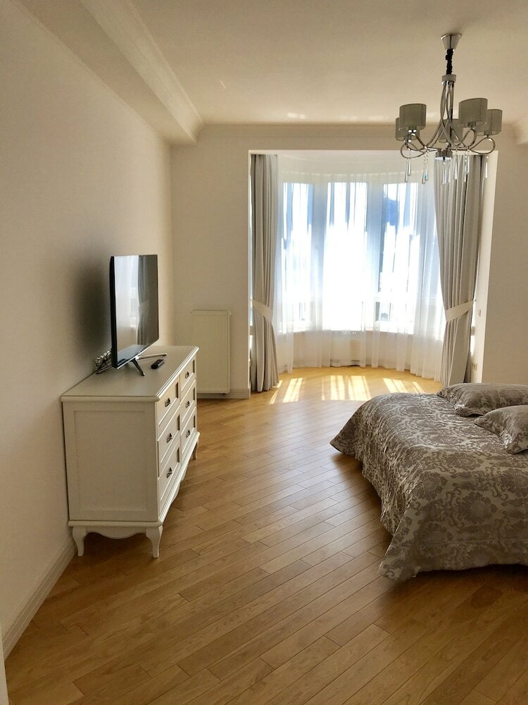 Luxury Condominium. Kiev Center.