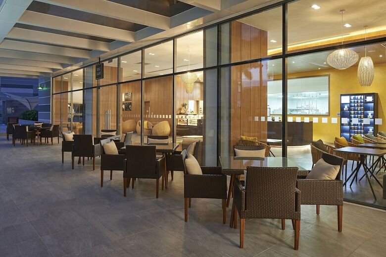 Hotel Holiday Inn & Suites Saigon Airport
