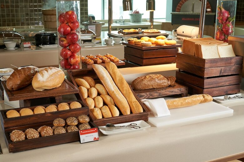 Hotel Holiday Inn & Suites Saigon Airport