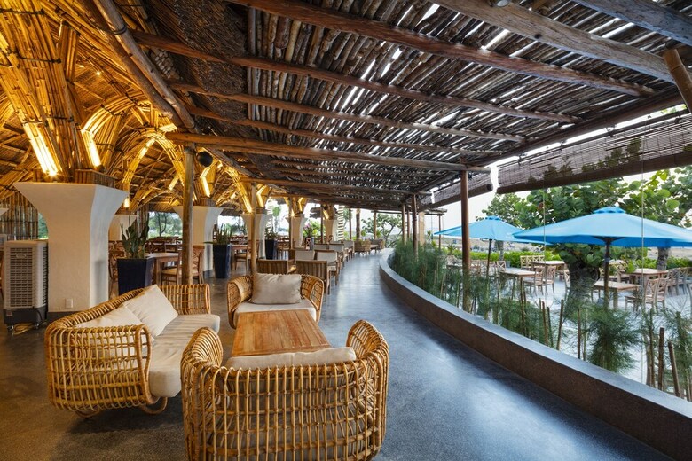 Hotel Stelia Beach Resort