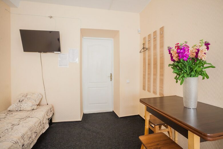 Hotel Guest House Near Railway Station