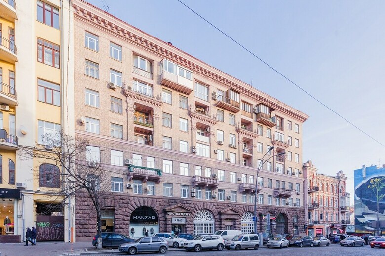 Apartamentos On Lev Tolstoy Square