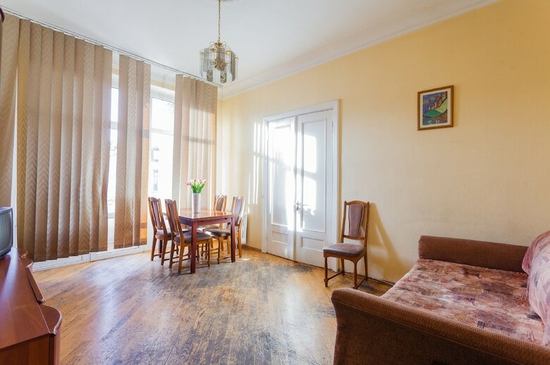 Apartamentos On Lev Tolstoy Square