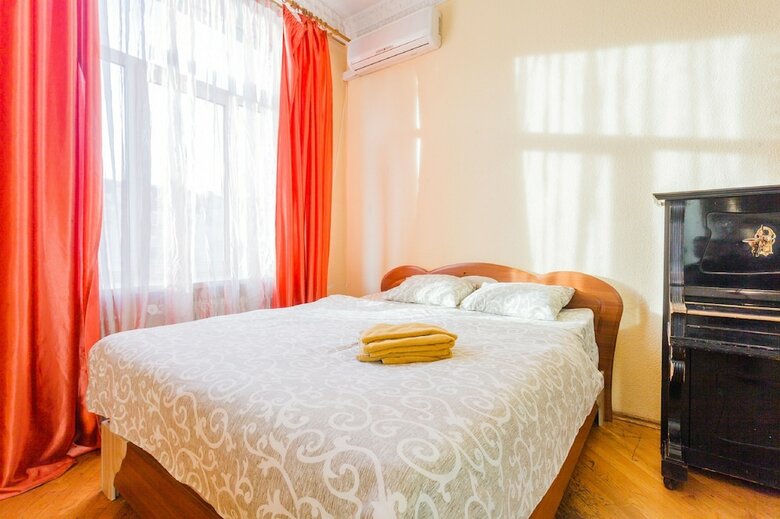 Apartamentos On Lev Tolstoy Square