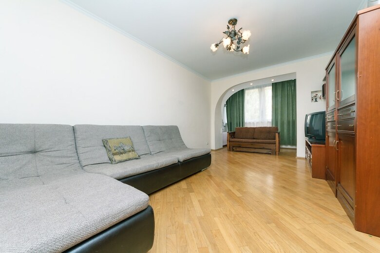 Apartment On Sheptitskogo Str