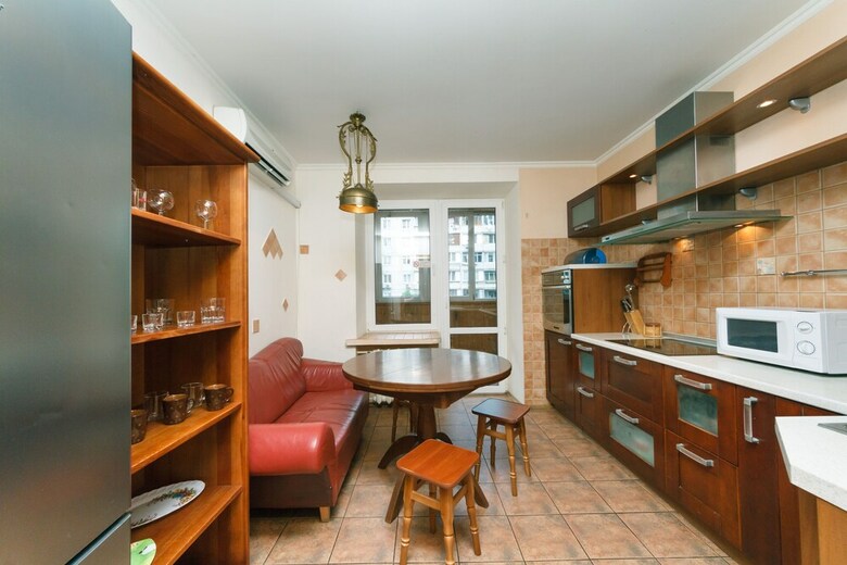 Apartment On Sheptitskogo Str