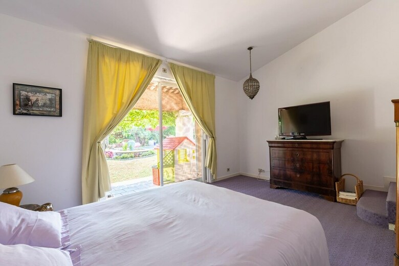 Vaneau Fabuleuse Villa Avec Jardin, Piscine, Jacuzzi