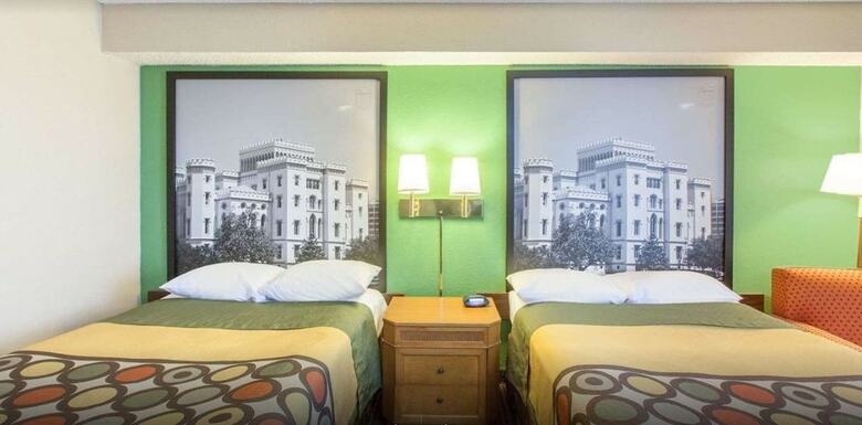 Hotel Super 8 By Wyndham Lafayette La
