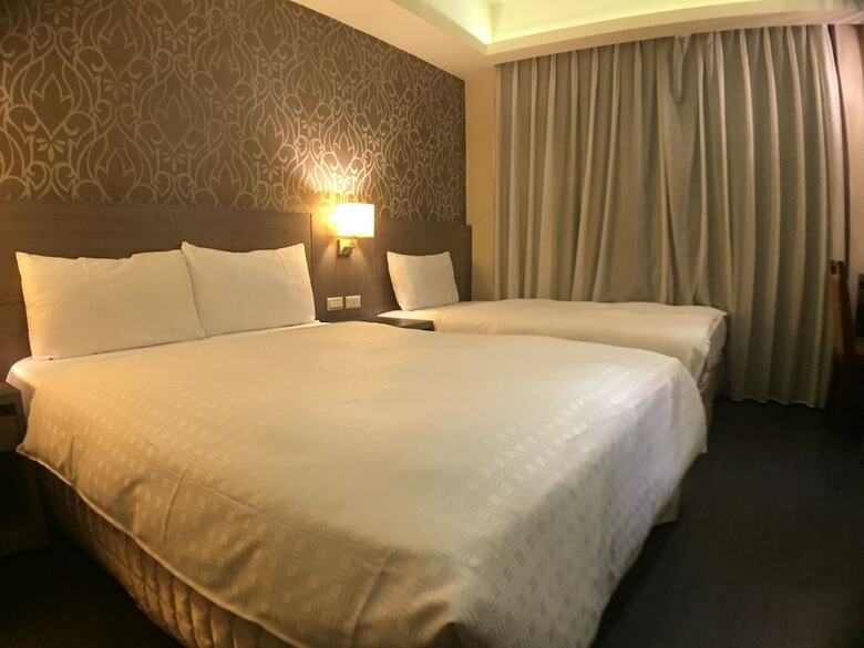 Paris Business Hotel