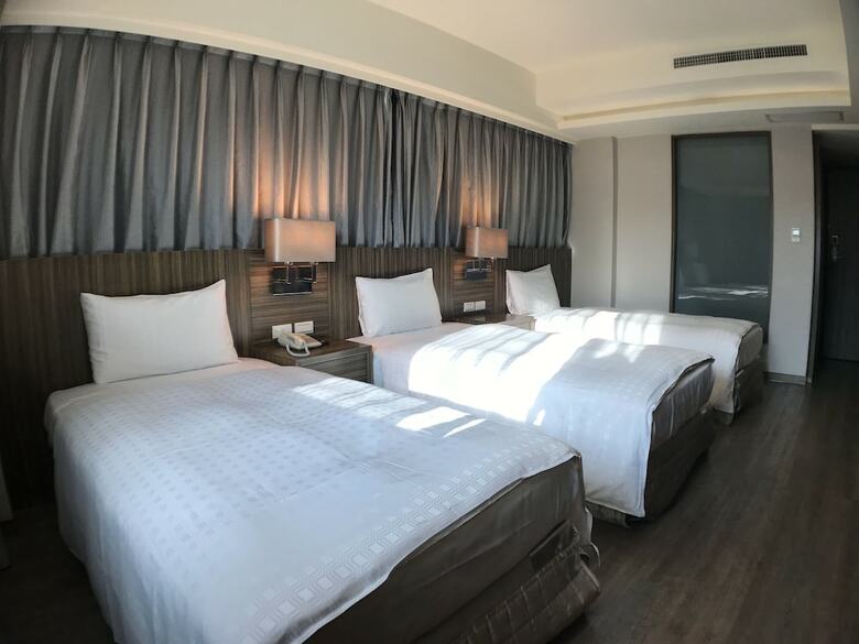 Paris Business Hotel