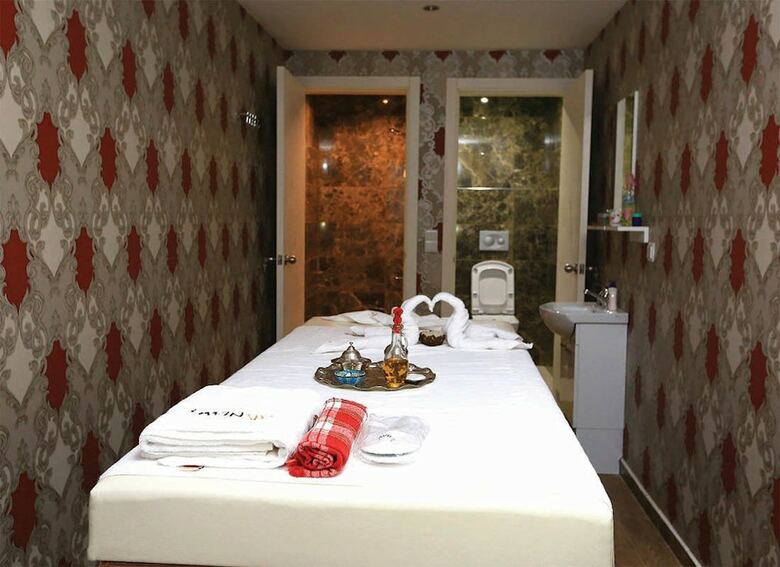 Hotel Lavin Otel