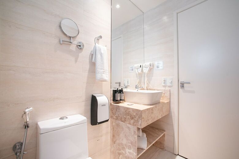 Brut By Slaviero Hot�is