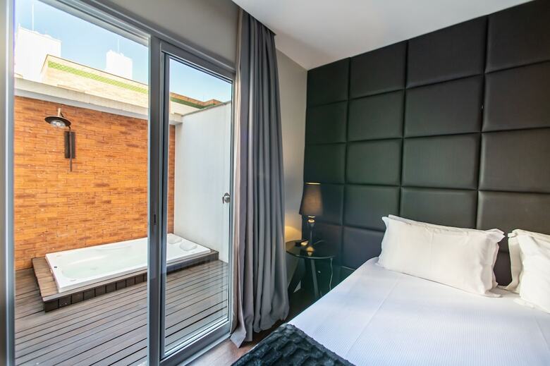 Brut By Slaviero Hot�is