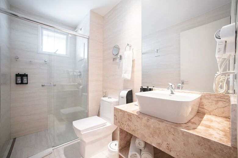 Brut By Slaviero Hot�is