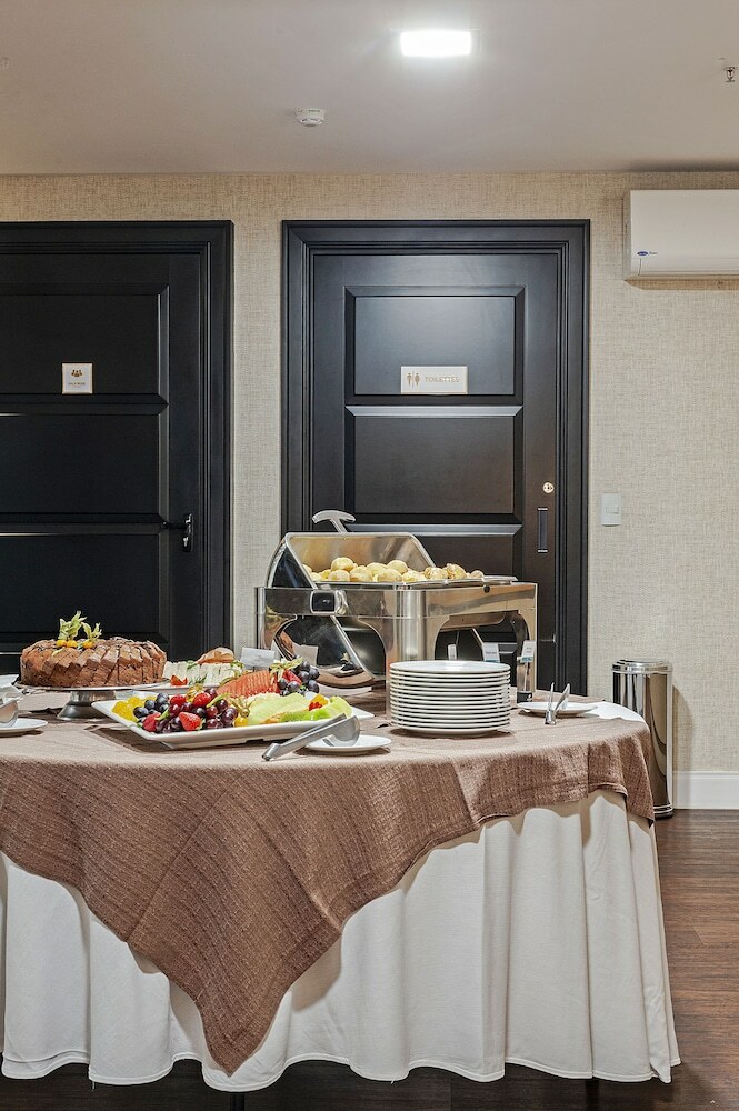 Brut By Slaviero Hot�is