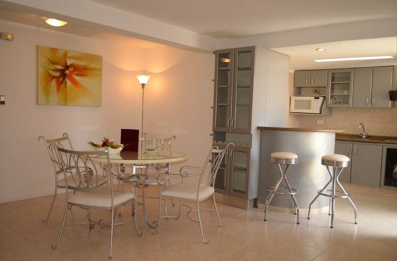 Aparthotel Suites Toborochi