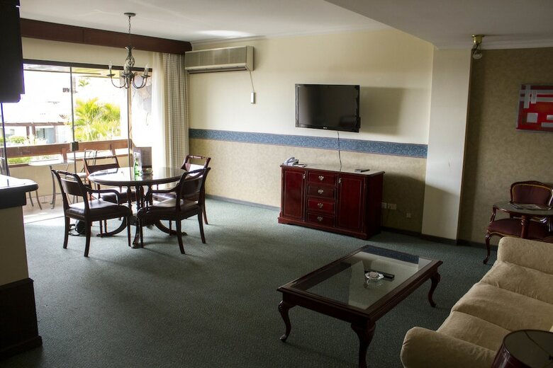 Aparthotel Suites Toborochi