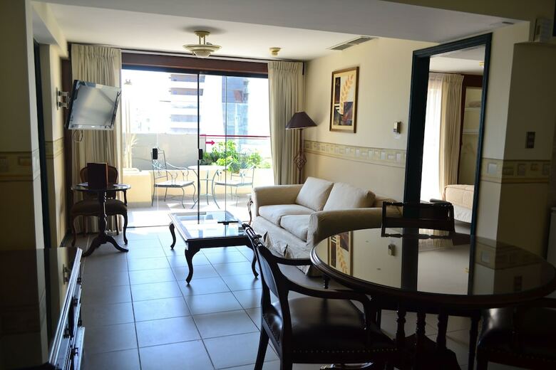 Aparthotel Suites Toborochi