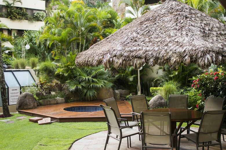 Aparthotel Suites Toborochi