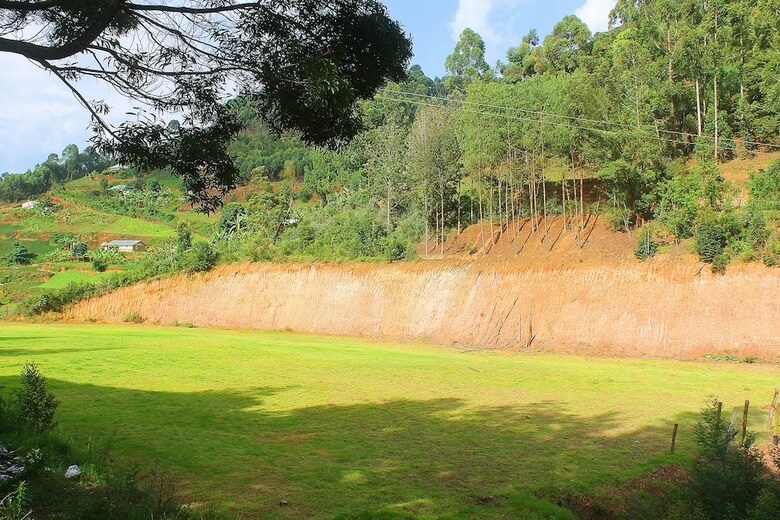 Hotel Bunyonyi Safaris Resort