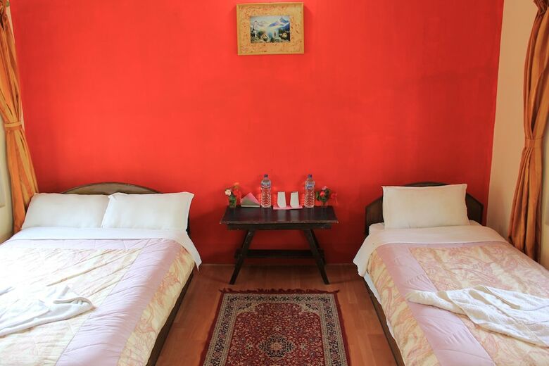 Hotel Chitwan Safari Camp & Lodge