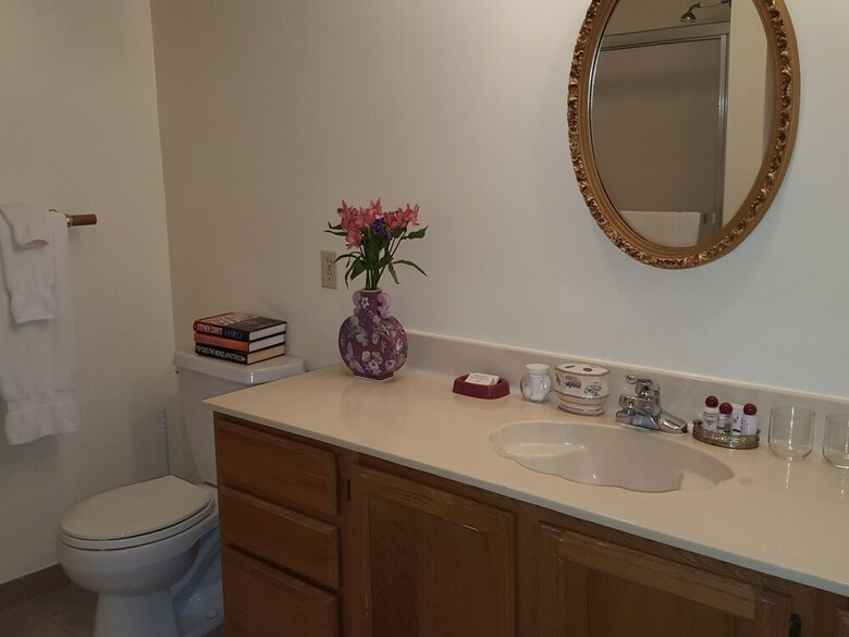 Innisfree Bed & Breakfast By-the-lake