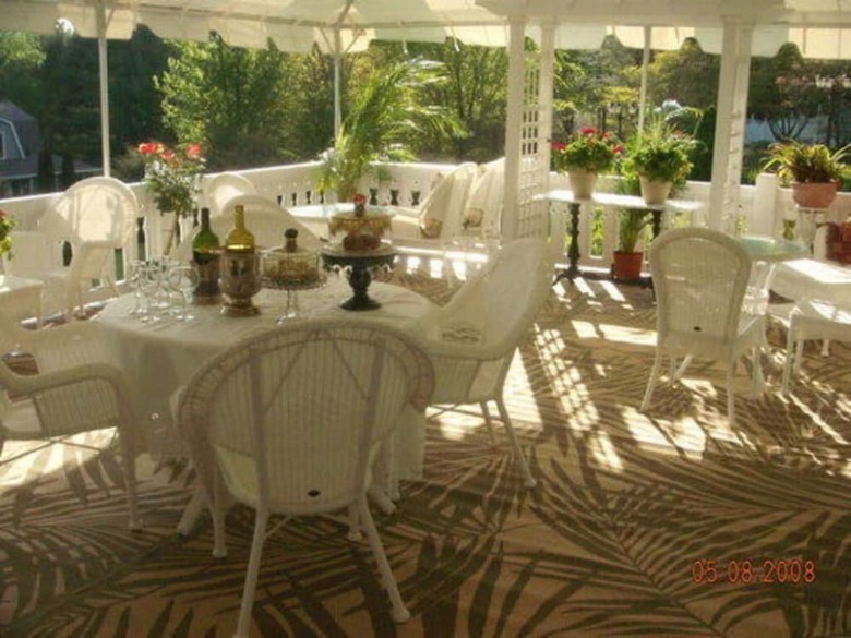 Innisfree Bed & Breakfast By-the-lake