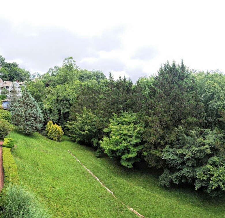Innisfree Bed & Breakfast By-the-lake