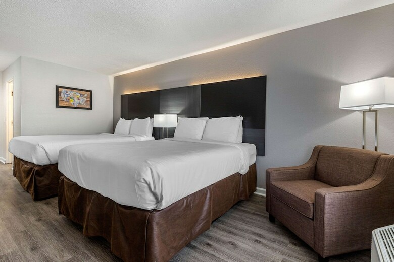 Hotel Econo Lodge At The University