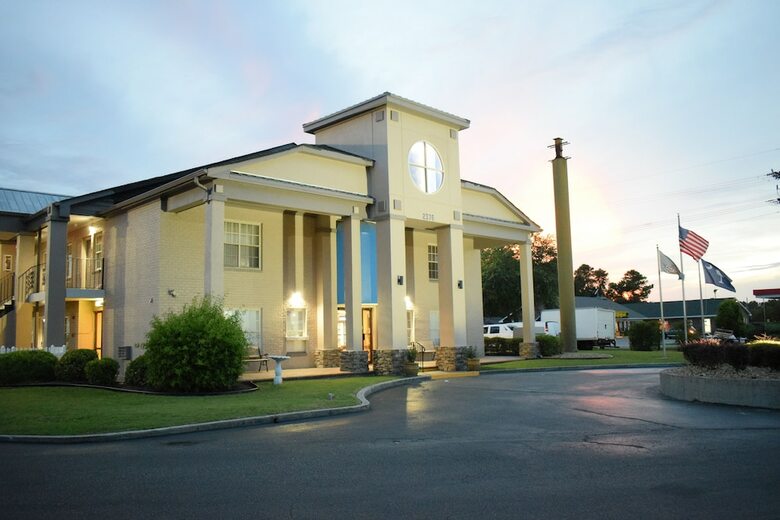 Hotel Econo Lodge At The University