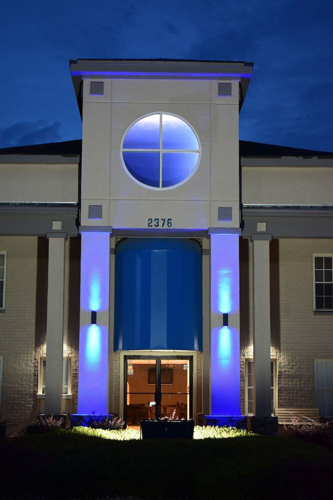 Hotel Econo Lodge At The University