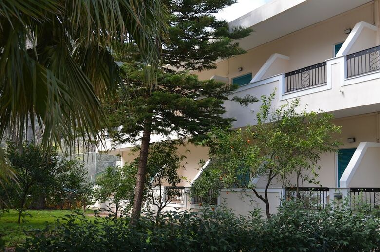 Apollon Hotel