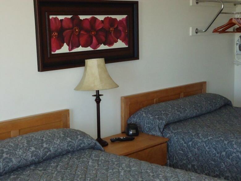 Hotel Anchor Motel And Suites