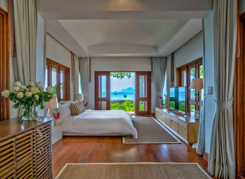 Macaque Villa And Languor Villa