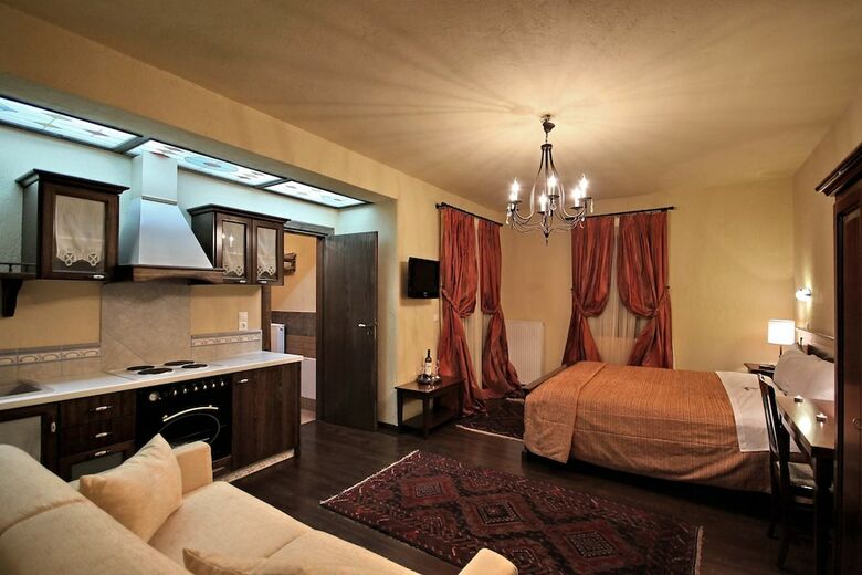 Hotel Aiora Luxury Suites