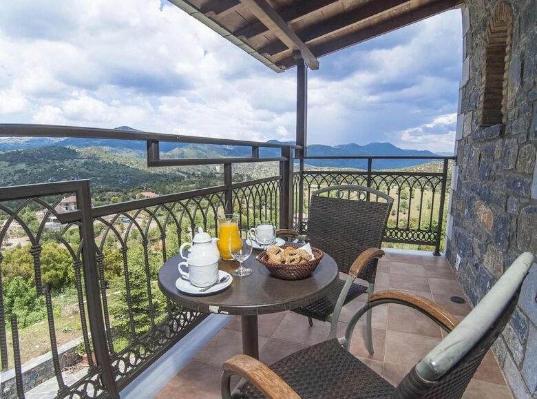 Hotel Aiora Luxury Suites