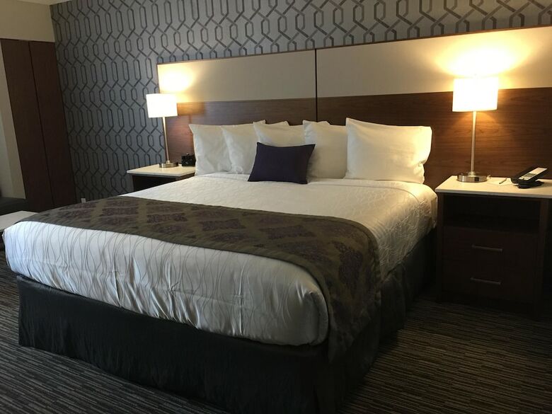 Best Western Plus Commerce Hotel