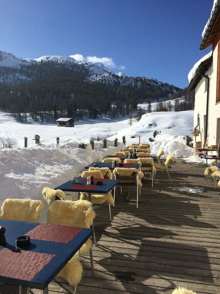 Hotel Pensiun Chesa Pool Val Fex