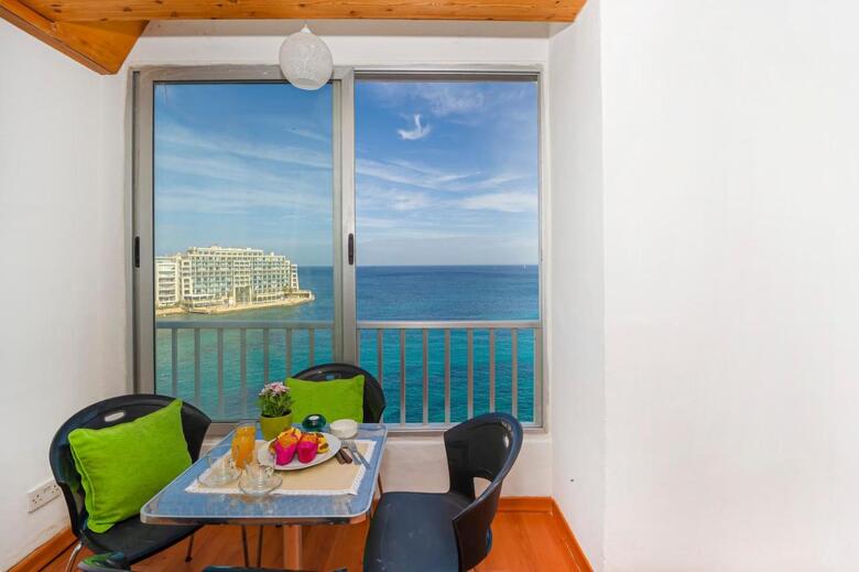Spinola Bay Apartment