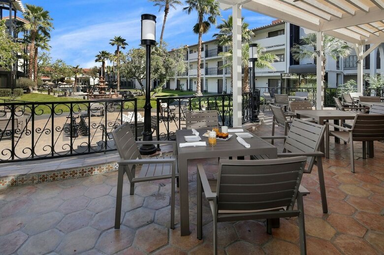 Hotel Embassy Suites By Hilton Palm Desert