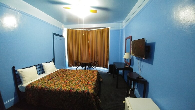 Taylor Hotel