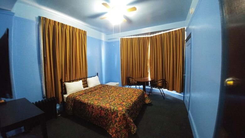Taylor Hotel