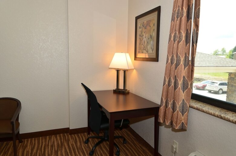 Hotel Cobblestone Inn & Suites - Clarion