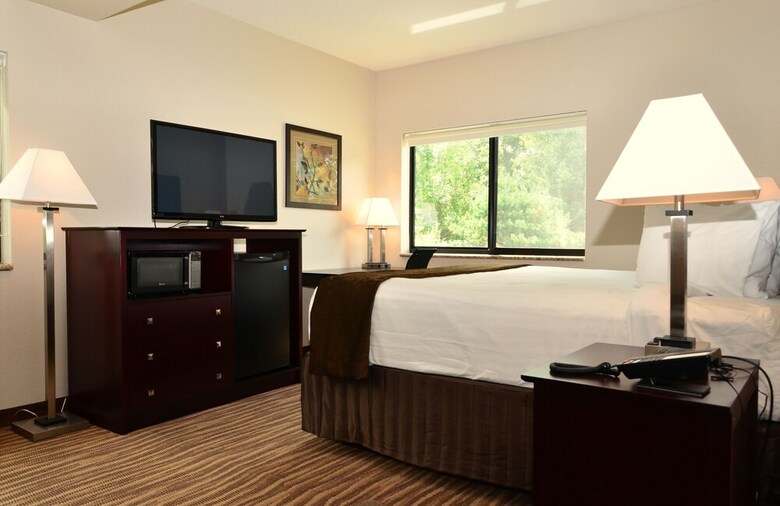 Hotel Cobblestone Inn & Suites - Clarion