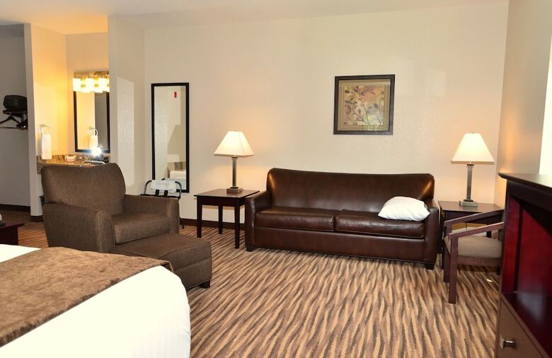 Hotel Cobblestone Inn & Suites - Clarion
