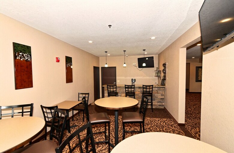 Hotel Cobblestone Inn & Suites - Clarion