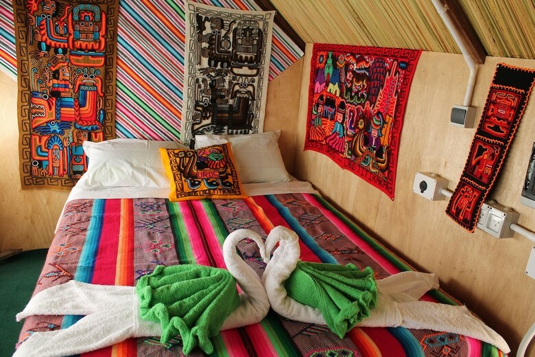 Posada Islas Uros Lodge
