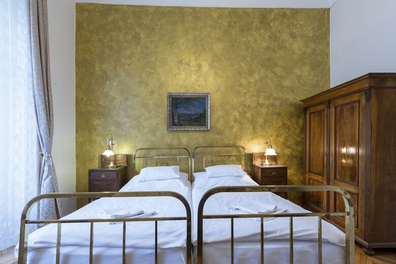 Hotel U Zlateho Jelena (Golden Deer)